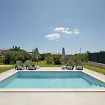 Laboris Villa *