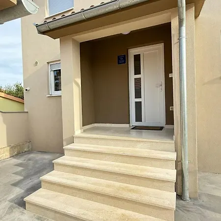 Laboris Villa Valtura