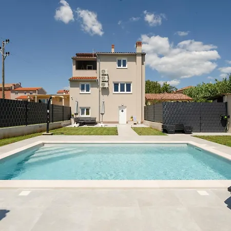 Laboris Villa *